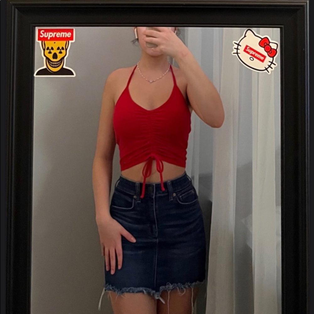 MUST-HAVE CROP HALTER TOP